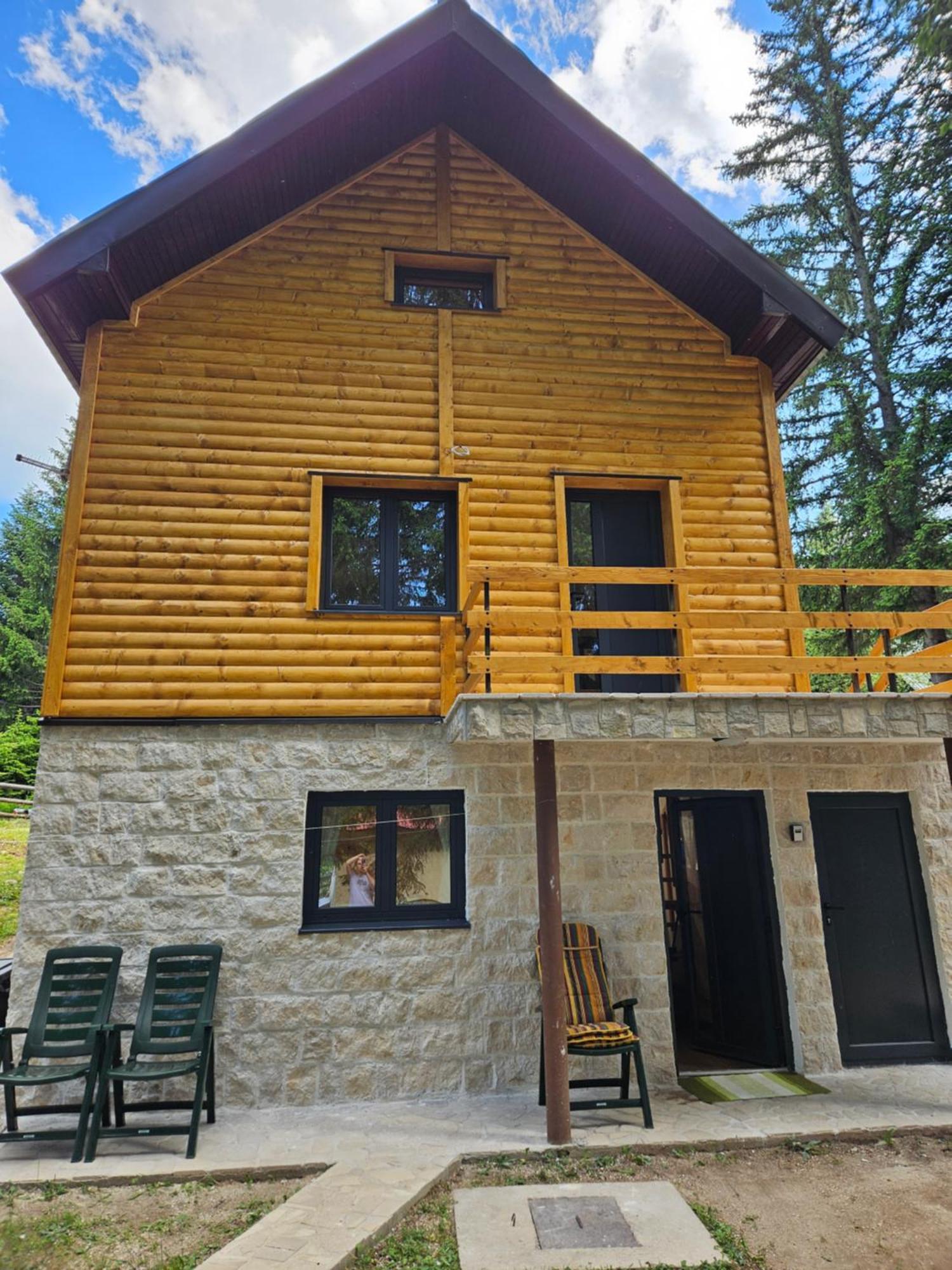 Black Lake Chalet Žabljak Buitenkant foto