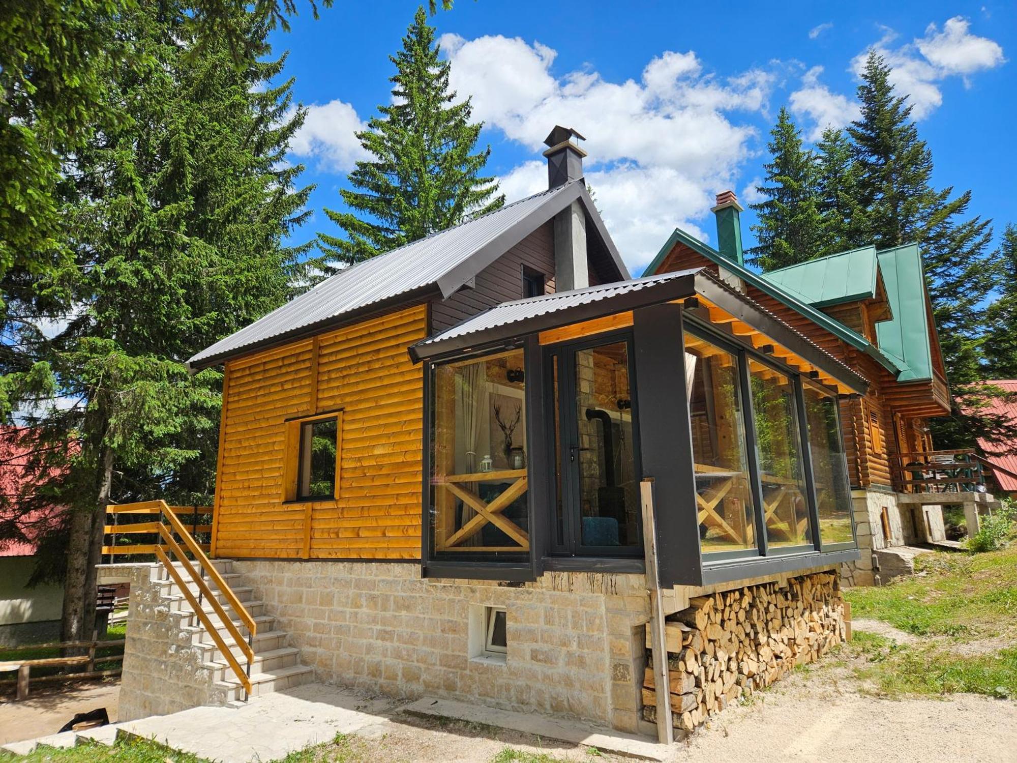 Black Lake Chalet Žabljak Buitenkant foto