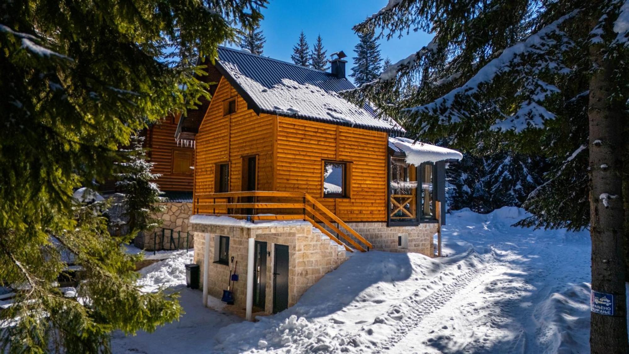 Black Lake Chalet Žabljak Buitenkant foto