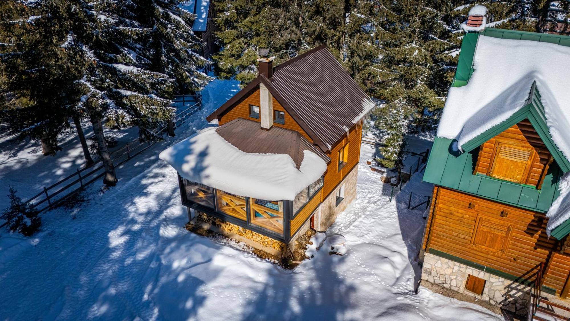 Black Lake Chalet Žabljak Buitenkant foto